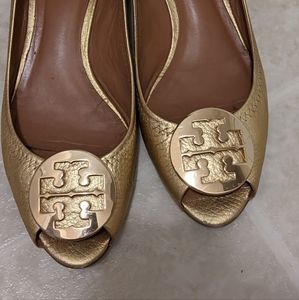 Tory Burch gold wedge heels sz10